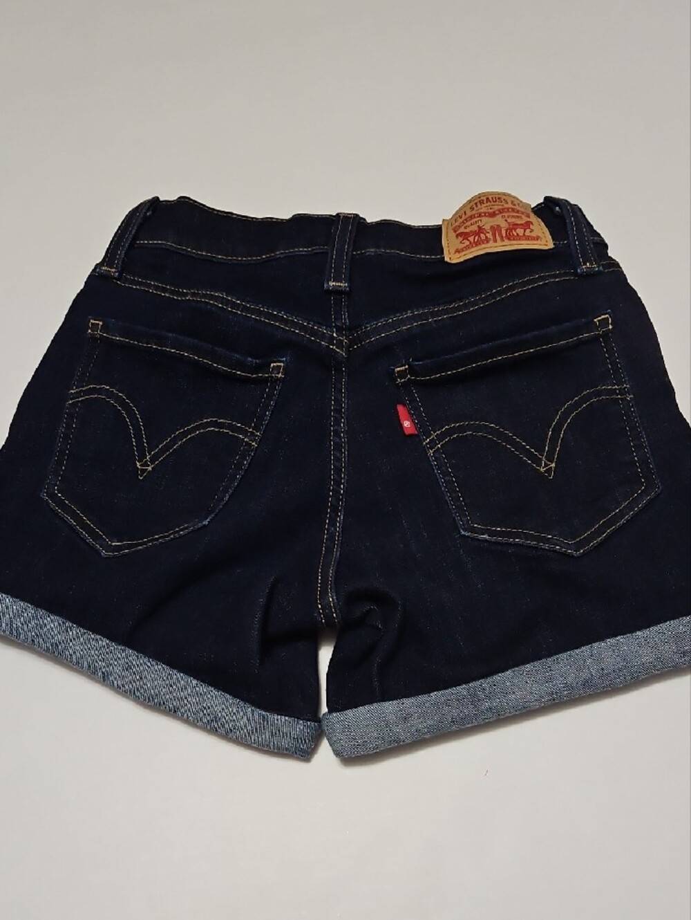 Levi's Dark Indigo Cuffed Mid Length Stretch Denim Jean Shorts Size 23